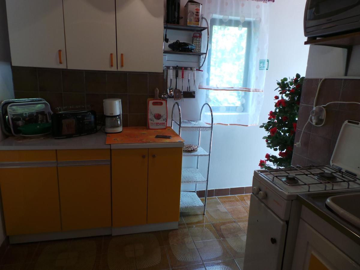 2 L Apartment Jablanac Ngoại thất bức ảnh
