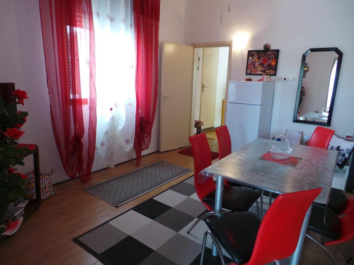 2 L Apartment Jablanac Ngoại thất bức ảnh